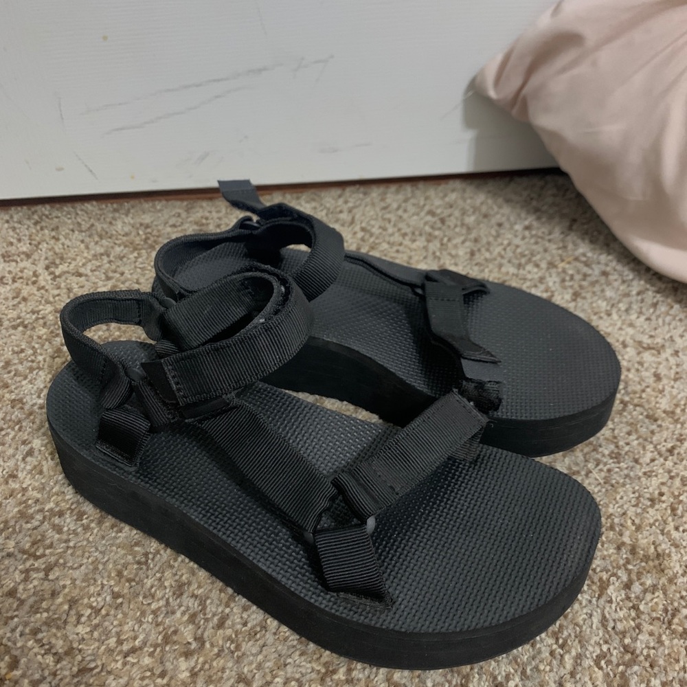 Black teva platform sandals
